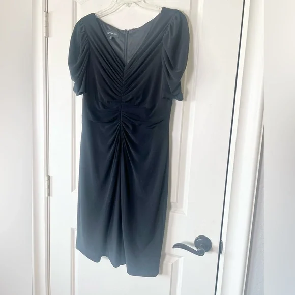Jones New York | Dresses | Jones New York Dress Black Vneck Ruched And Lined Midi Dress Size 4 | Poshmark Jones New York | Dresses | Jones New York Dress Black Vneck Ruched And Lined Midi Dress Size 4 | Poshmark